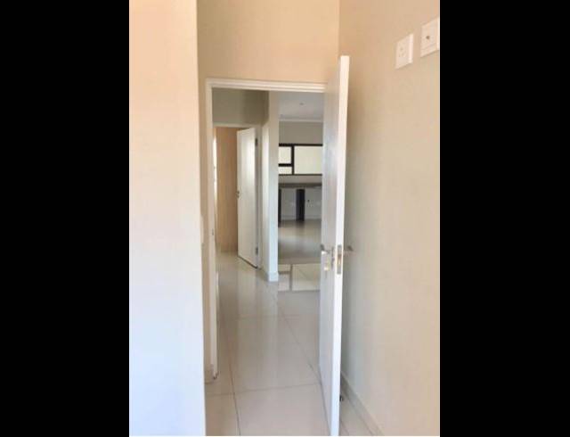 2 BEDROOM APARTMENT FOR SALE IN UMHLANGA RIDGE
